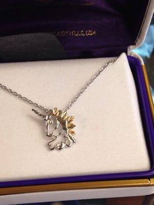 Beautiful Unicorn necklace! T