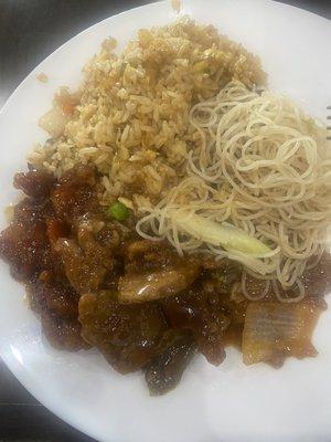 Noodles, fried rice, pepper steak, and General Tso chicken I think