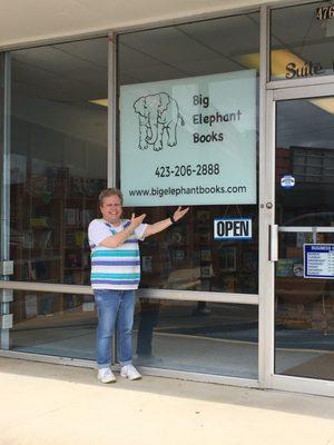 Come shop with Big Elephant Books. Here is a our owner, Dana Hanson.