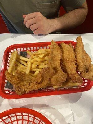 Fried Catfish Basket $15