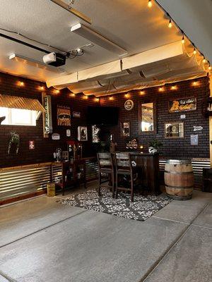 Bar, mirror and antique decor