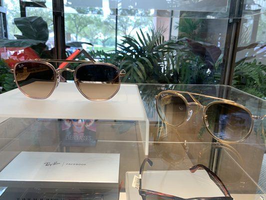 Yessssss darling. RAY BAN shades, guess which pair I picked. }:{