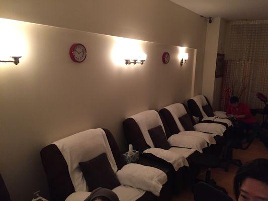 Very relaxing atmosphere one of the best massage places in all of queens highly recommend