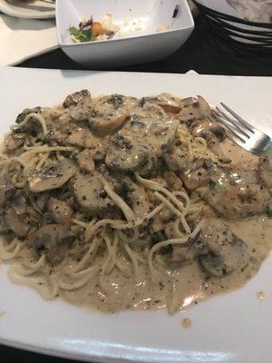 Spagetti with mushrooms.