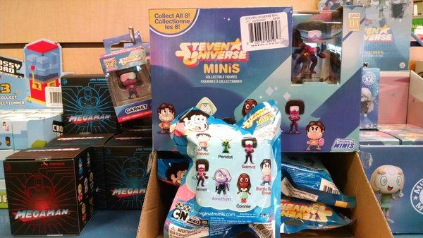 Crystal Gem Minis: further evidence that B&N is turning into a toy store