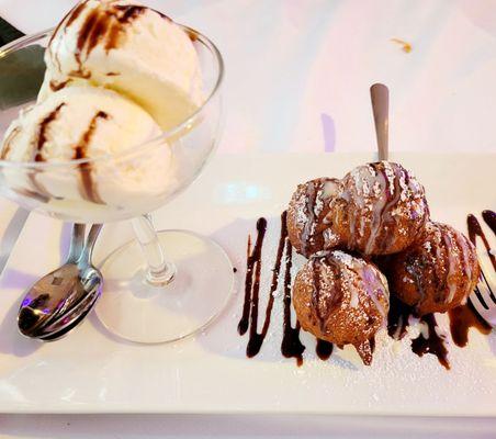 Beignets with vanilla ice cream