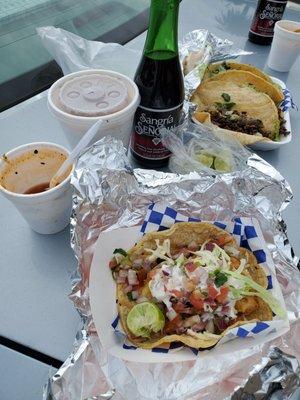 Fantastic fish tacos, yummy carne asada and tasty consumé. Love this food truck.