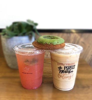 BAE-SIL: Strawberry basil lemonade & House Milk Tea | $5 each. Not as good as their SF location. =(