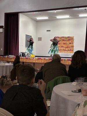 Luau dancers