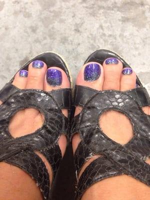 Love my ombré glitter toes! She did them exactly how I imagined!