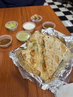 Quesadilla with chicken and fajita peppers