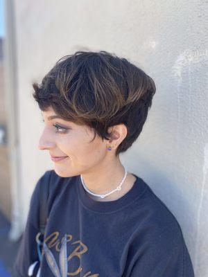 Women's Haircut With Styling