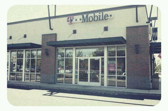 T-Mobile (Mall 205) Next to Target