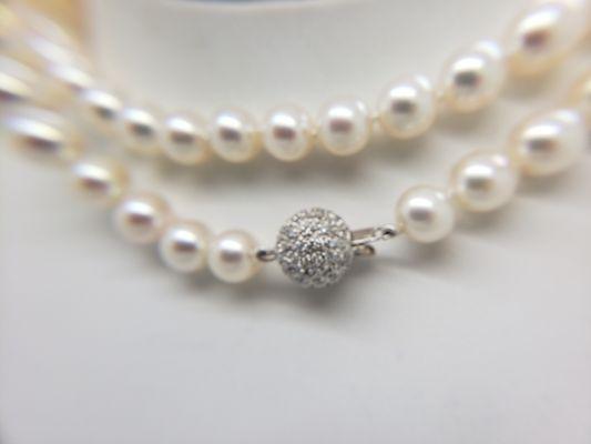 Pearl Necklace with Diamond Clasp