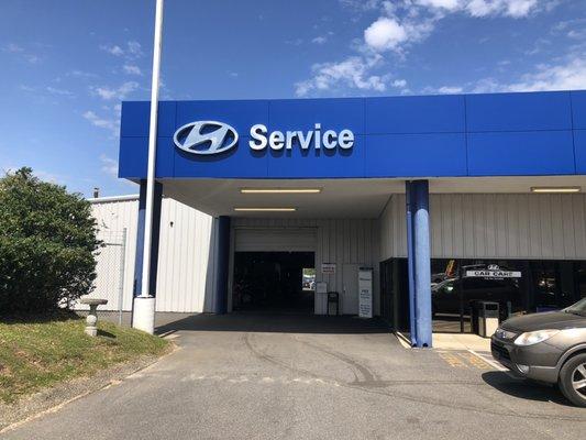 At Palmer's Airport Hyundai EVERYTHING starts with SERVICE!