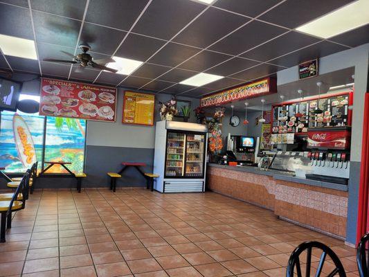 Inside of Alberto's