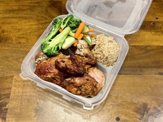 1/2 Chicken Original Rotisserie Chicken (Dark Meat) w/ Brown Rice & Steamed Vegetables