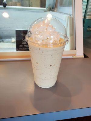 The masterpiece... the Banana Toffee shake!