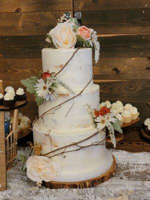 Rustic, naked wedding cake