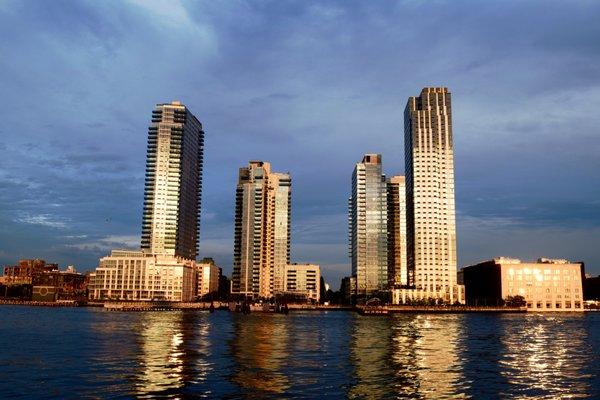 View from circle line cruise during sunset