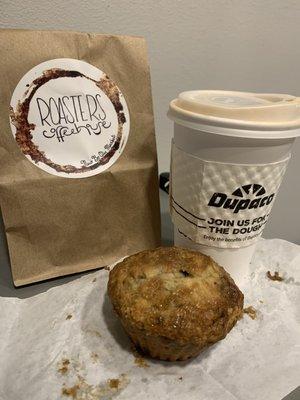 Cranberry ginger vegan muffin with sugar cookie latte