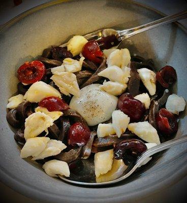 Udon with blue crab and cherries