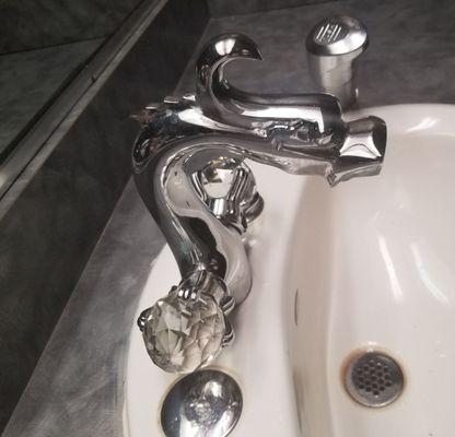 Bathroom sink