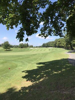 Hole 11 - new sand in the bunkers!!