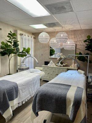 Beautiful Eye lashes extensions room