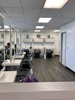 Beautifully renovated salon and spa !