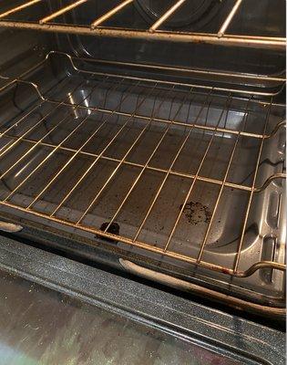 Oven not cleaned despite paying for "Inside the oven"