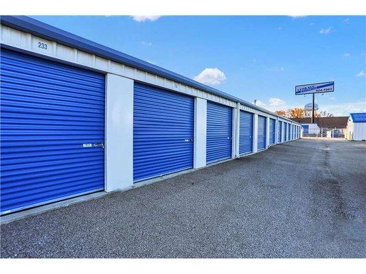 Exterior Units - Storage Express at 4815 Tippecanoe Dr, Evansville, IN 47715