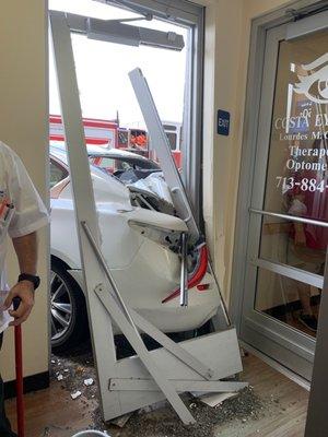 CAR CRASH DOOR REPLACEMENT SAME DAY SERVICE IS AVAILABLE