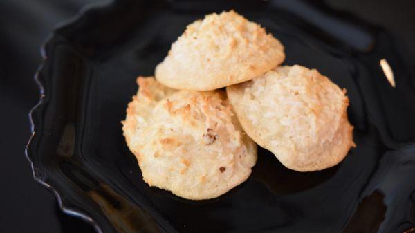 2022 Menu- Coconut Macaroons