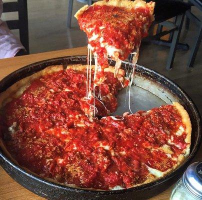 Georgio's Chicago Pizzeria & Pub