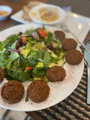 Greek Salad w/Falafel