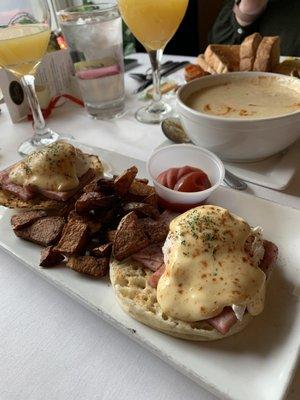 Eggs Benedict