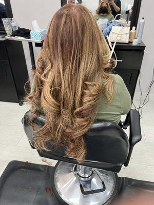 Balayage + long layers.