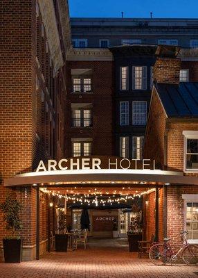 Archer Hotel Old Town Alexandria entrance