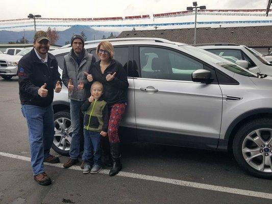 The Hyde family, happy car buyers!