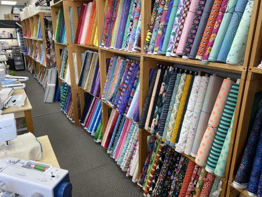 2,000+ bolts of quilting cotton fabric