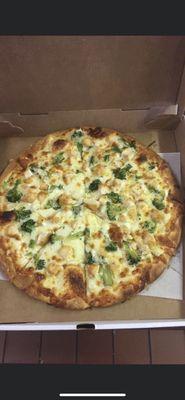 Chicken Broccoli Alfredo Pizza