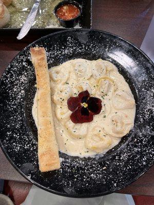 Tortellini Alfredo