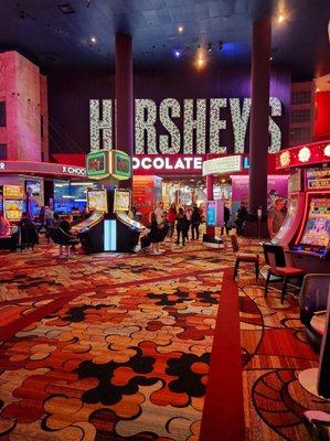 Nov 2022: Hershey's connects to NY NY in at least two places