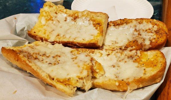 Garlic n' cheese bread