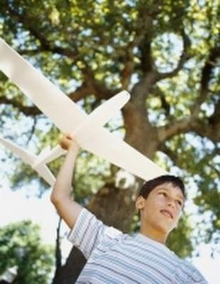 Through teamwork explore the physics of flight as you create helicopters, blimps and gliders & test them w/fun challenges.