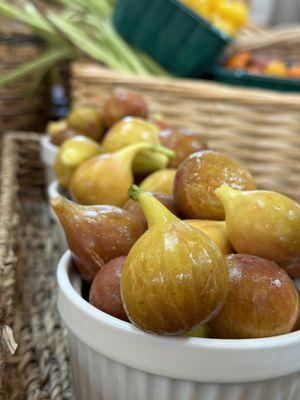 Neighbor Produce brings fresh figs