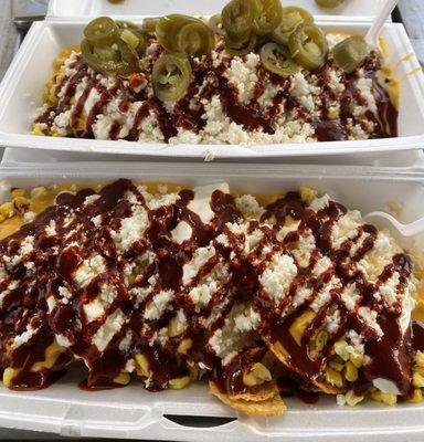 Prepared Mexican chips with roasted corn , nacho cheese, sour cream, Mayo, and Queso fresco, topped with our homemade hot sauce