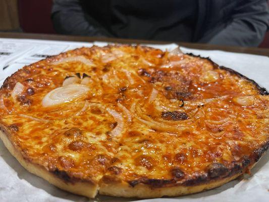 Onion pizza cooked regular