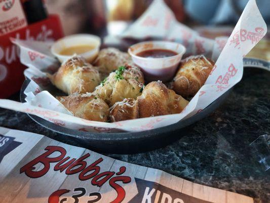 Garlic knots